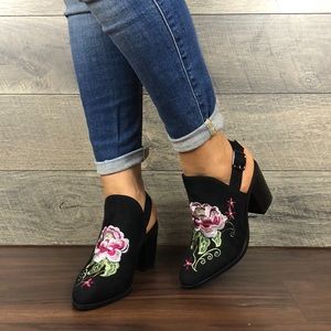 EMBROIDERED WOMEN ALMOND TOE